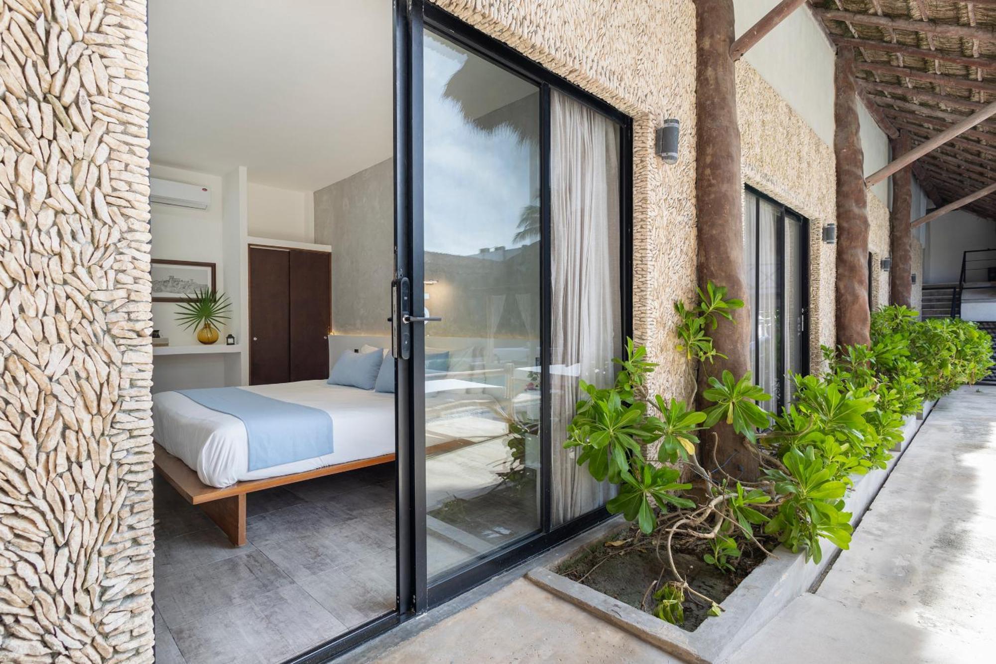 Areia Playa Del Carmen - Beach Front Hotel Room photo